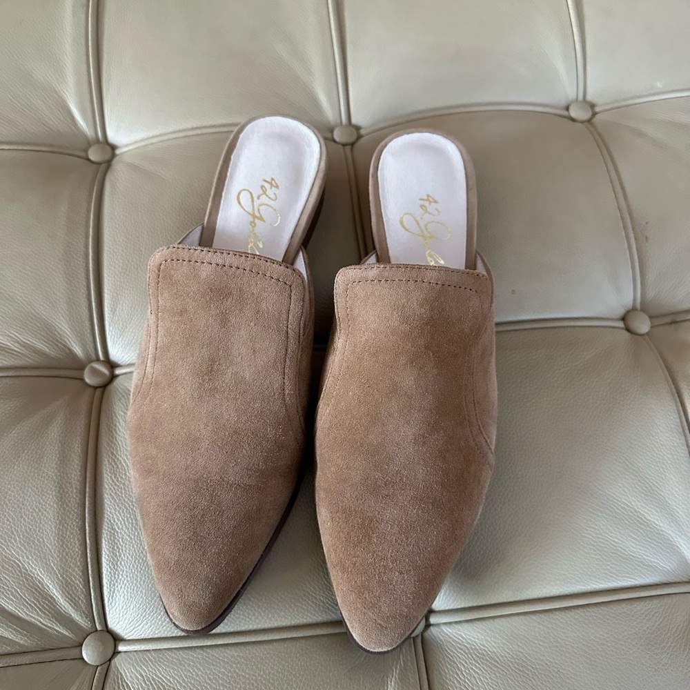 42 GOLD Brown Suede Women's Mules